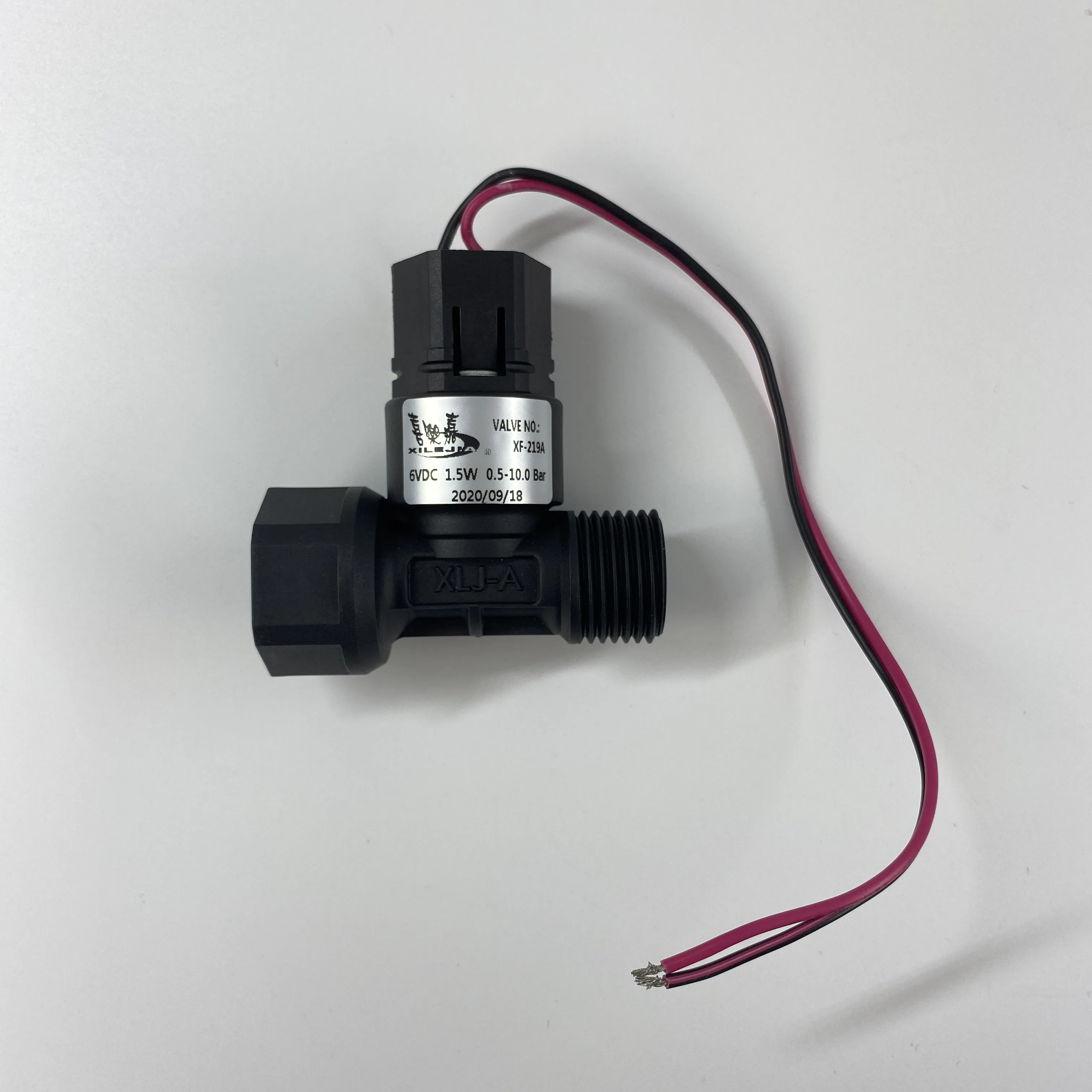  Автоматический датчик соленоидный регулирующий клапан 150 Psi DN5 водяной пластик 2 года прямого действия при средней температуре