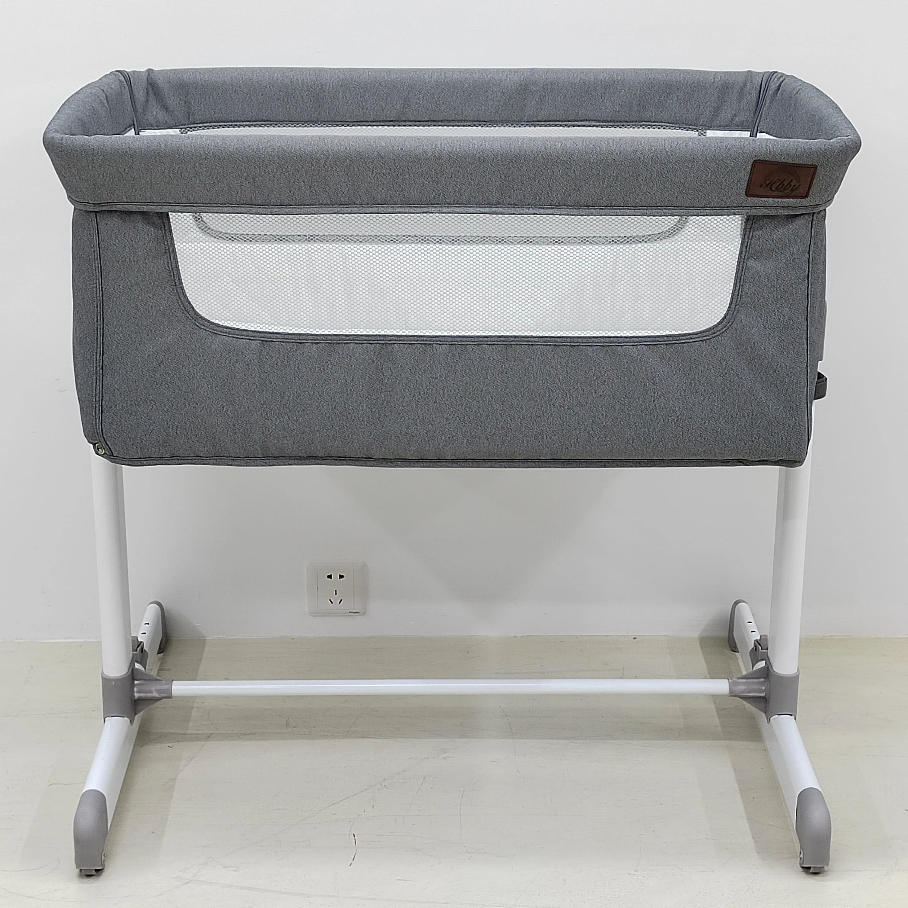 Hot Selling New Design Professional Manufacture Cheap Crib Baby Swing Cradle Drop Side For Baby hospital bedroom