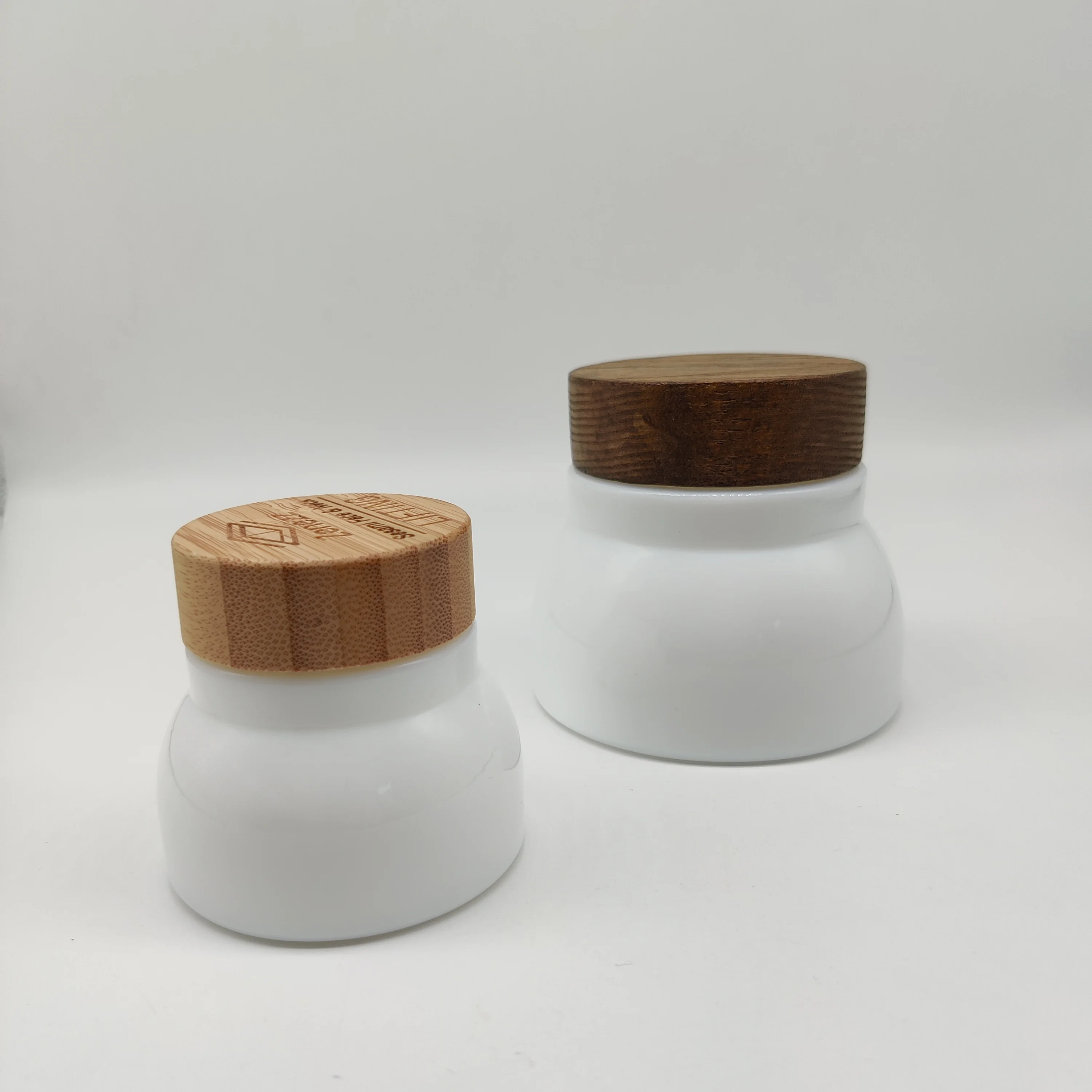 Factory Hot Sell Cosmetic Packaging Glass Bottle with Bamboo Lid 50ml 150ml Opal White Screen Printing Dropper White ,black