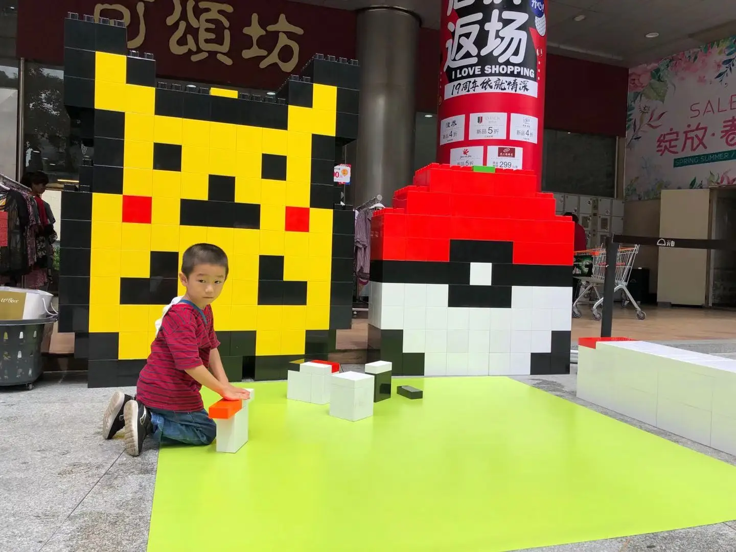 Good looking plastic PVC panels large blocks removable indoor children playground picket fence temporary garden divider