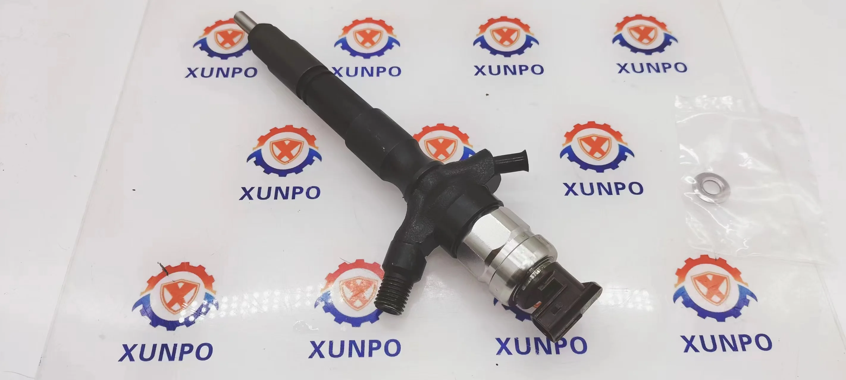 2KD-FTV D-4D 200 Engine Fuel Injector 295050-0810 23670-09380 23670-0L110 295050-0811 295050-0812