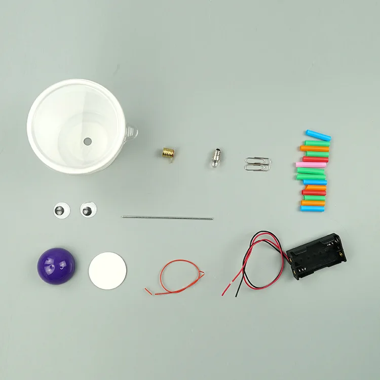 Conductor robot science and technology small production kindergarten students diy science experiment handmade stem toys