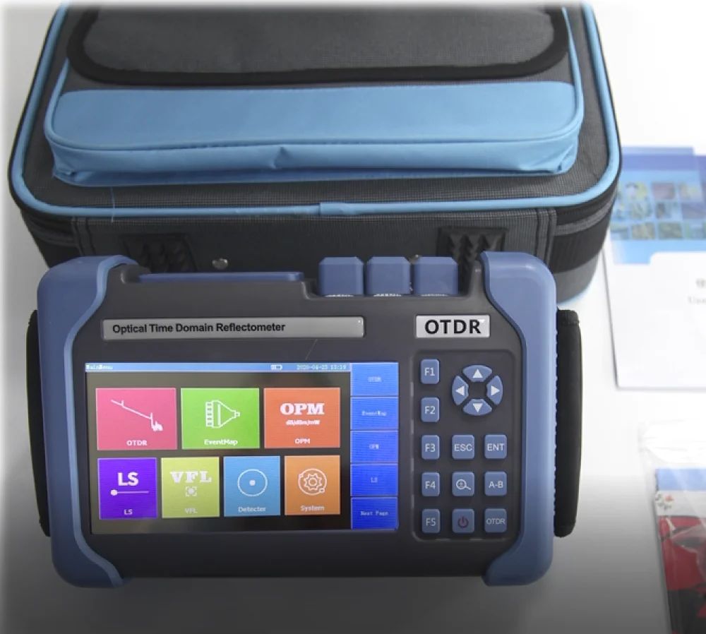 FCST080607 1310/1550nm Wavelength 37/35dB Dynamic Range Fiber Optical Time Domain Reflectometer OTDR For Network Construction