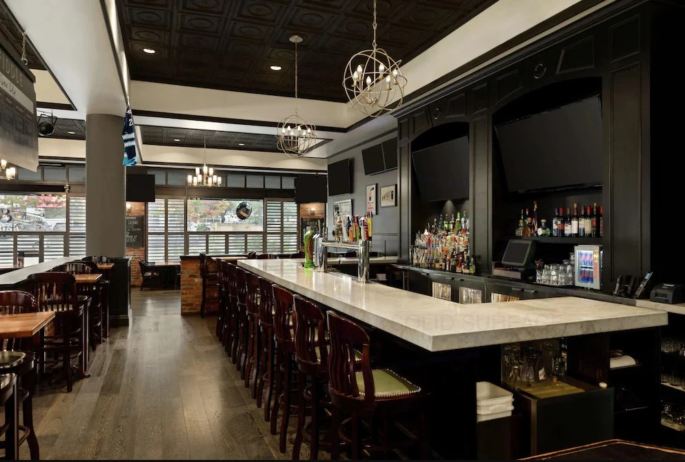 Popular New White Bar Counter Design With LED Customized Sizes Bar Table For Restaurant