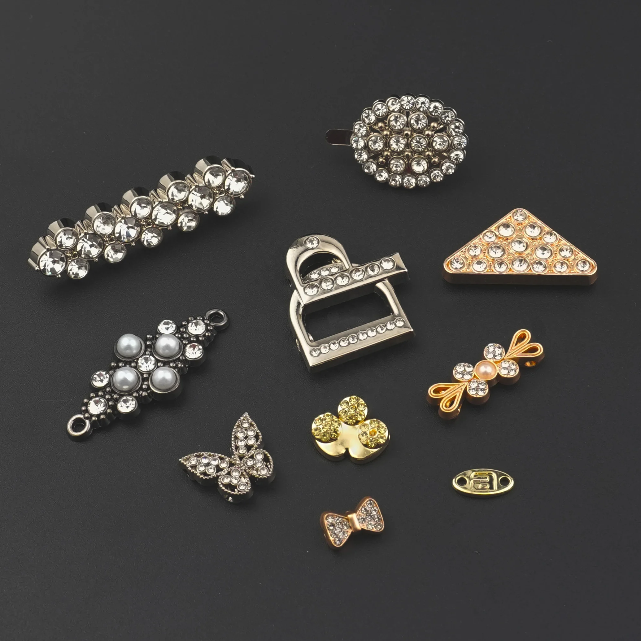 JinYi Hardware Factory OEM ODM Brand Logo Design Zinc Alloy Custom Sewing Rhinestone Garment Metal Label Tag