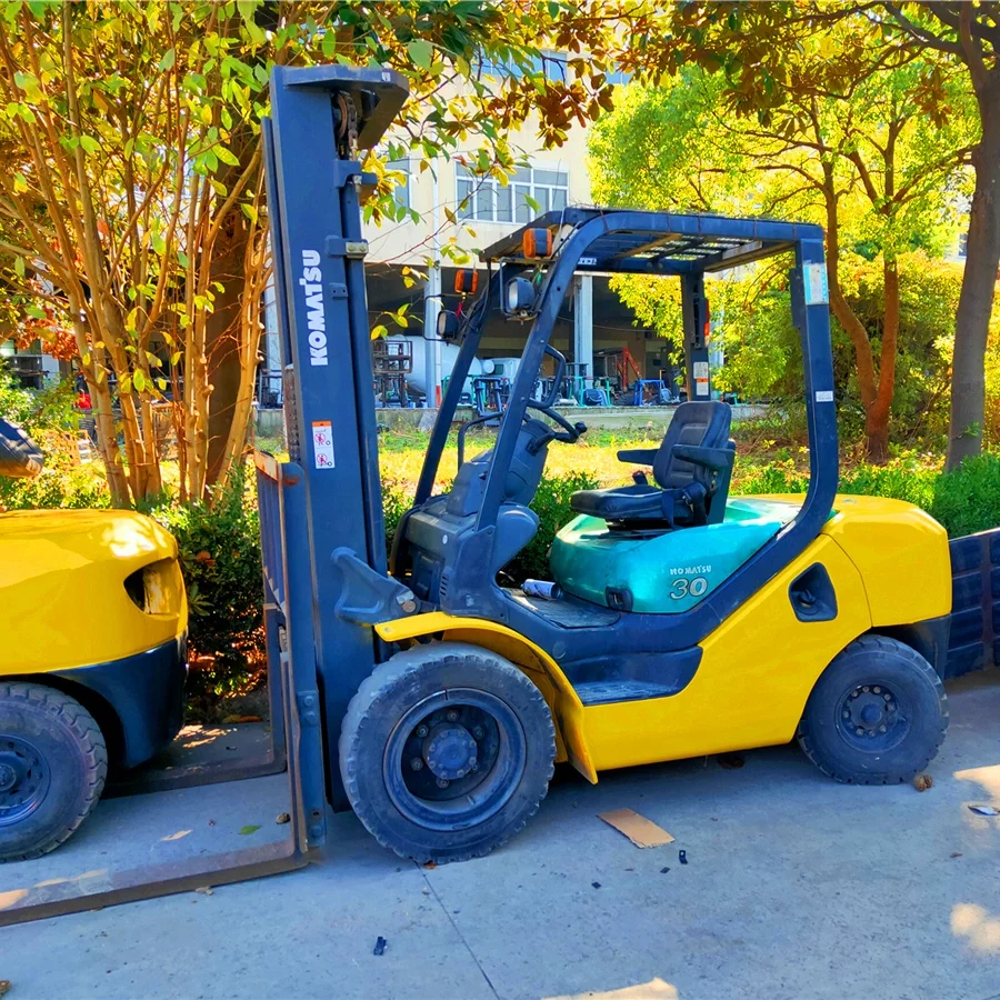  Used 3 Ton Forklift Komatsu FD30T-16 Material Handling Lifting Equipment Truck Three Triple Stage Mast Forklifting