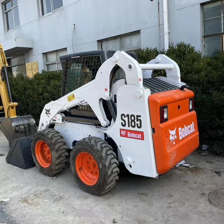 Подержанный погрузчик с колесным погрузчиком USA Bob Cat S185 небольшой колесный