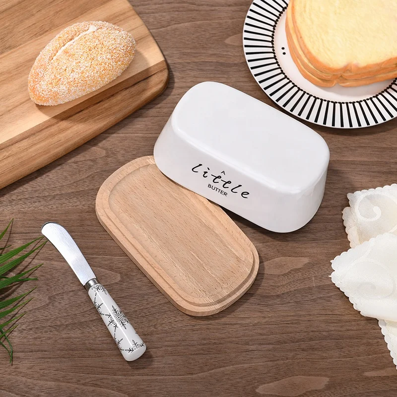 Белая керамическая тарелка для масла и сыра с бамбуковой крышкой