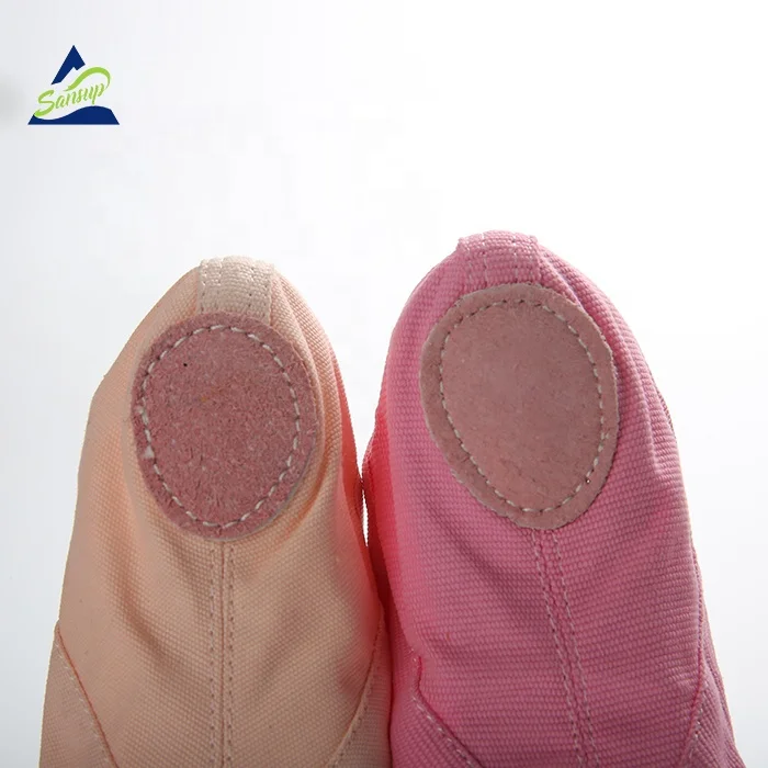 
2020 top class and high quality professional canvas soft bottom cat claw ballet shoes for girls with customized style 