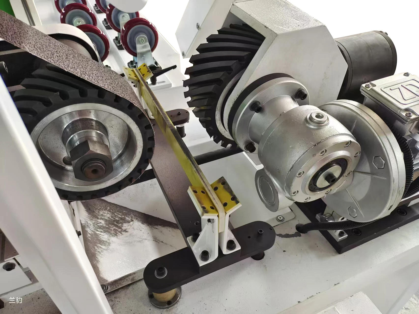 Original Factory Automatic metal Round Tube Polishing Grinding Machine With Abrasive Belt