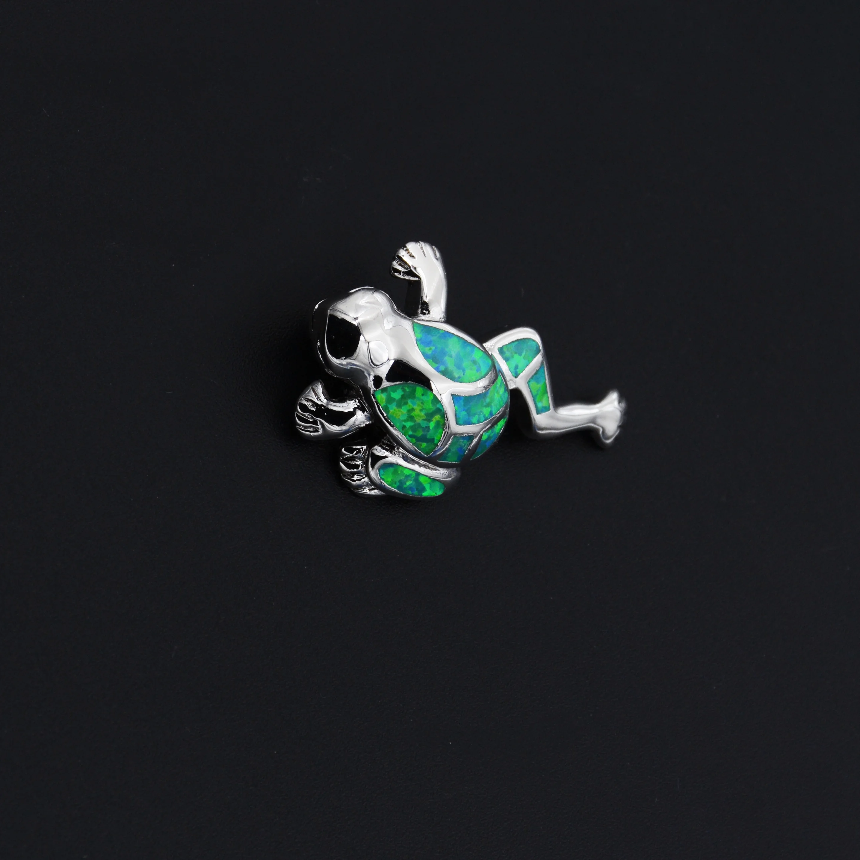 Jewelry Factory Wholesale Blue Green Fire Opal Frog Pendant Animal Necklace