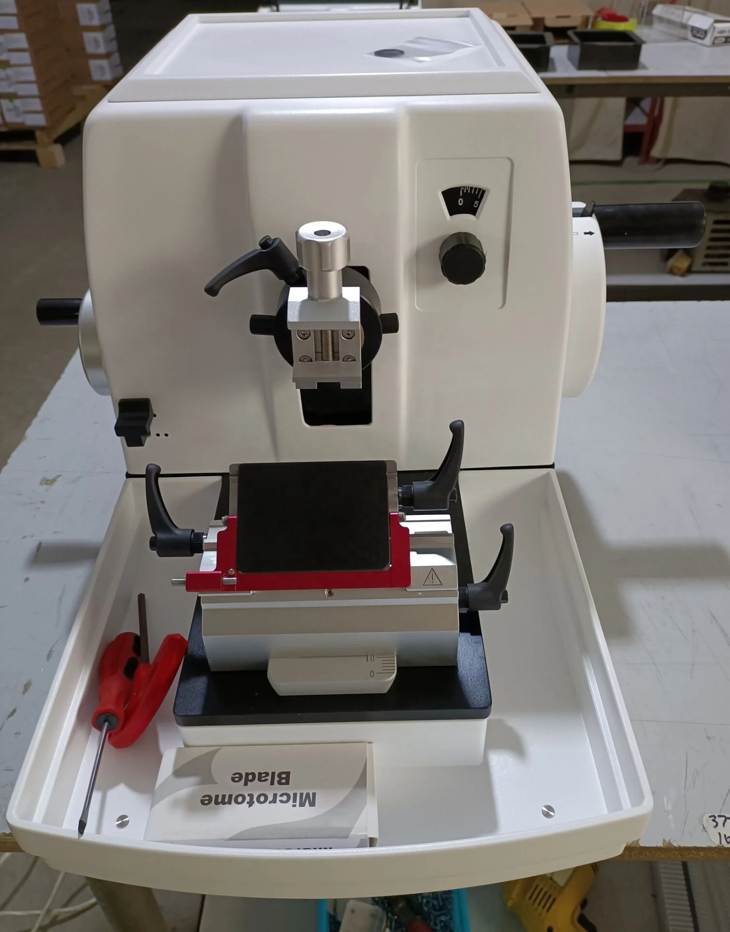 BIOBASE  Semi-Automatic high-precision Manual Rotary Microtome for sale