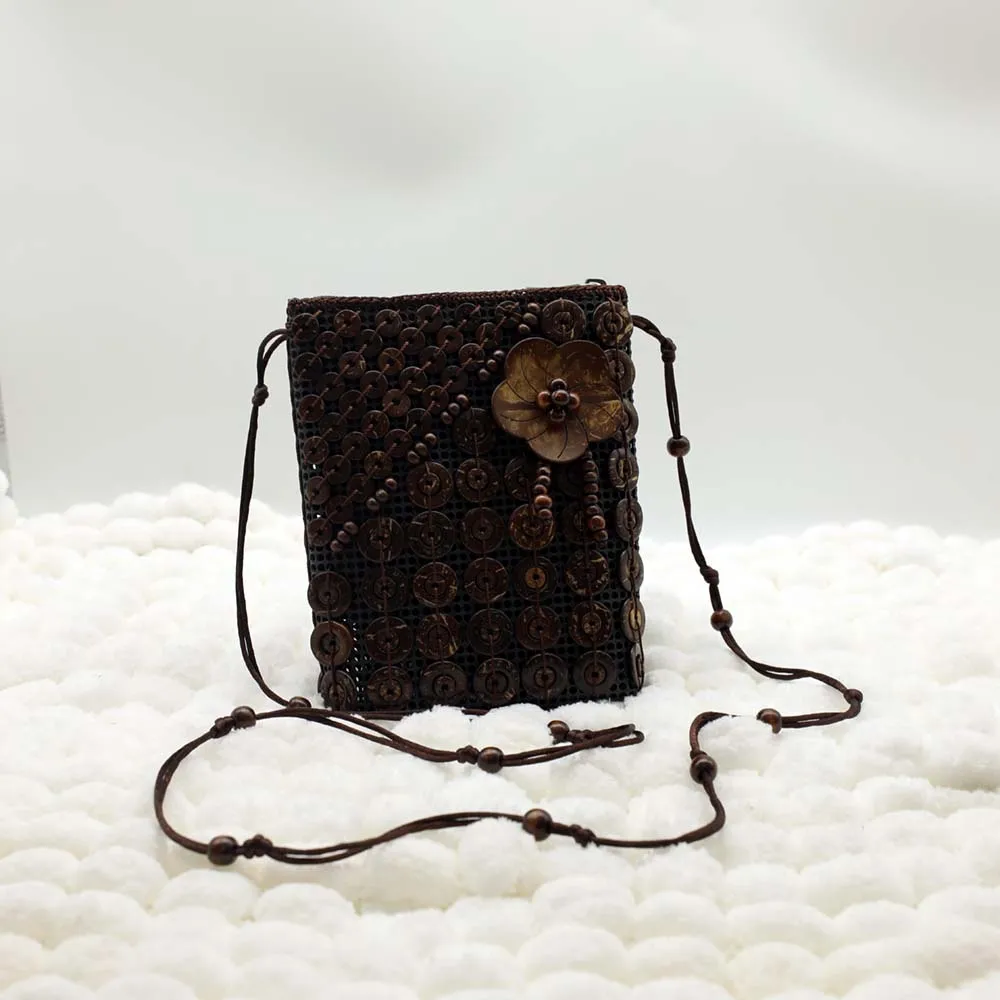 Chinese manufacturer supply women hand bags luxury coconut shell handicraft bags ladies shoulder bags