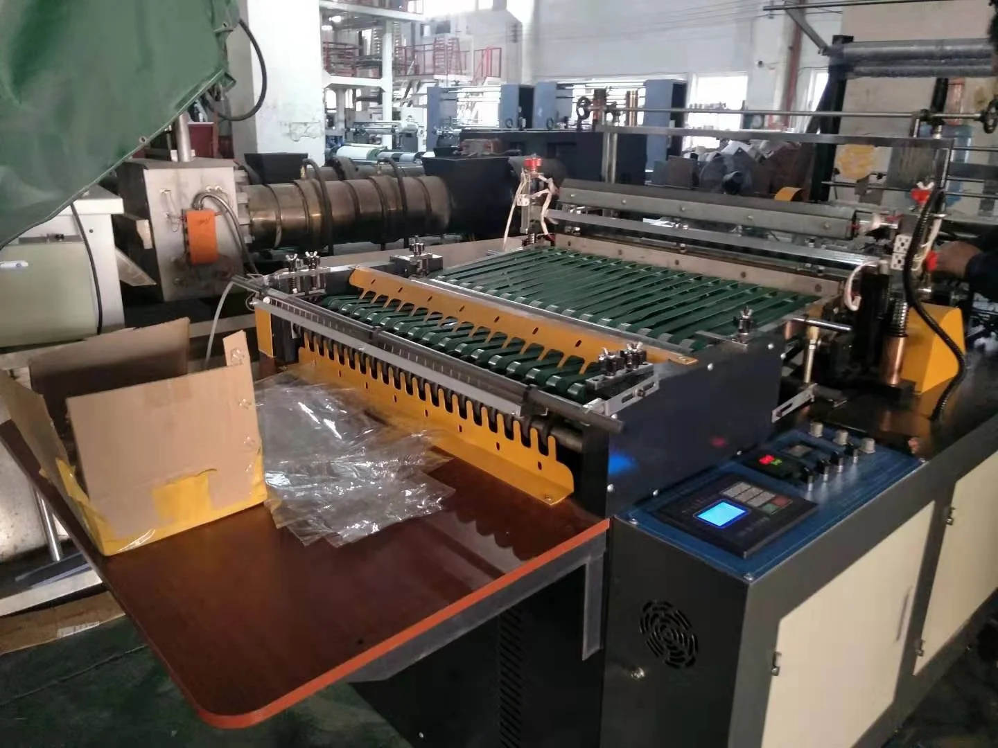 Thermal cutting side sealing plastic bread bopp bag making machine