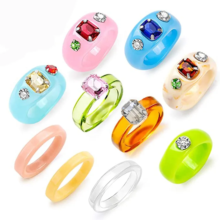 Resin Rings for Women Retro Acrylic Colorful Chunky Rings Pack Clear Plastic Gem Rhinestone Bands Diamond Finger Ring for Adult