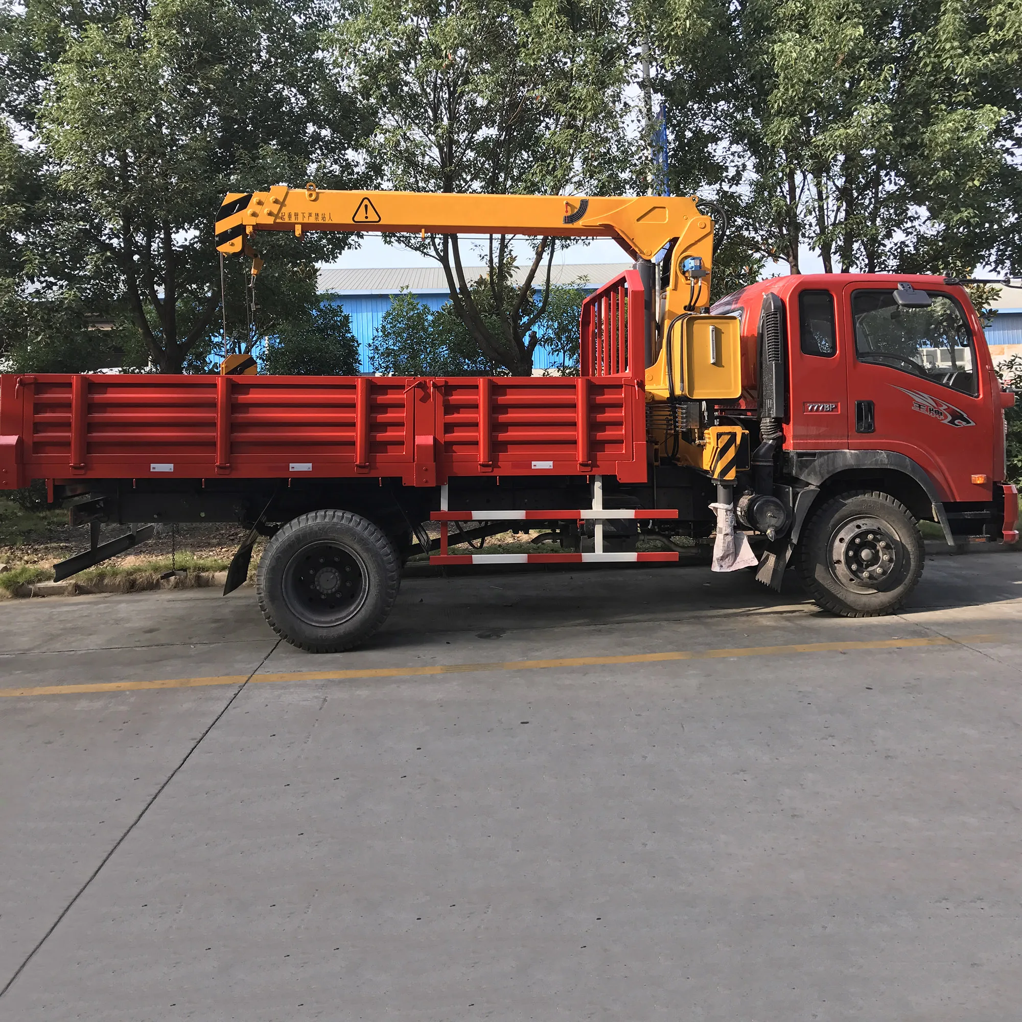 construction equipment straight crane 4 ton telescopic boom mobile vehicle crane truck crane with truck