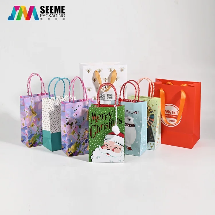 New design recycle kraft art coated paper Christmas gift bag for shopping