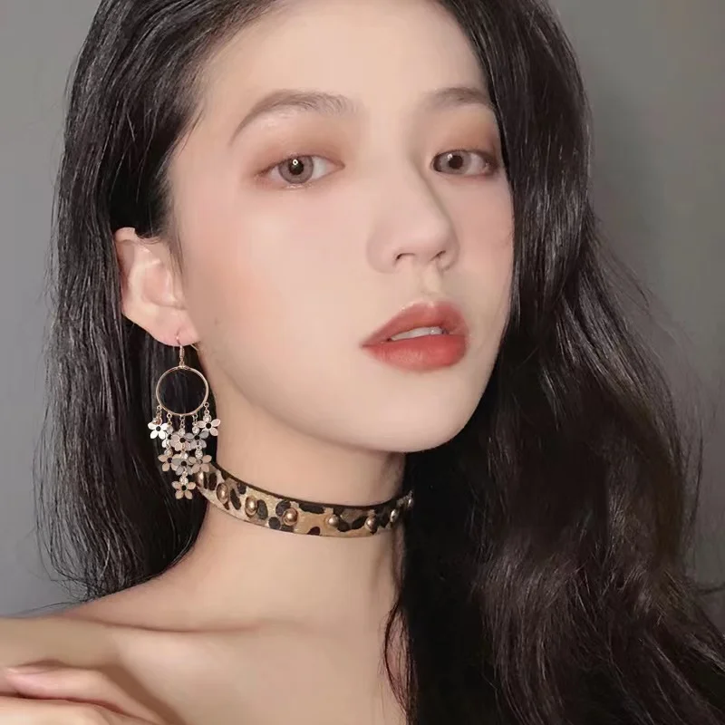 Elegant style zircon sequin flower earrings. Wedding party silver needle earrings