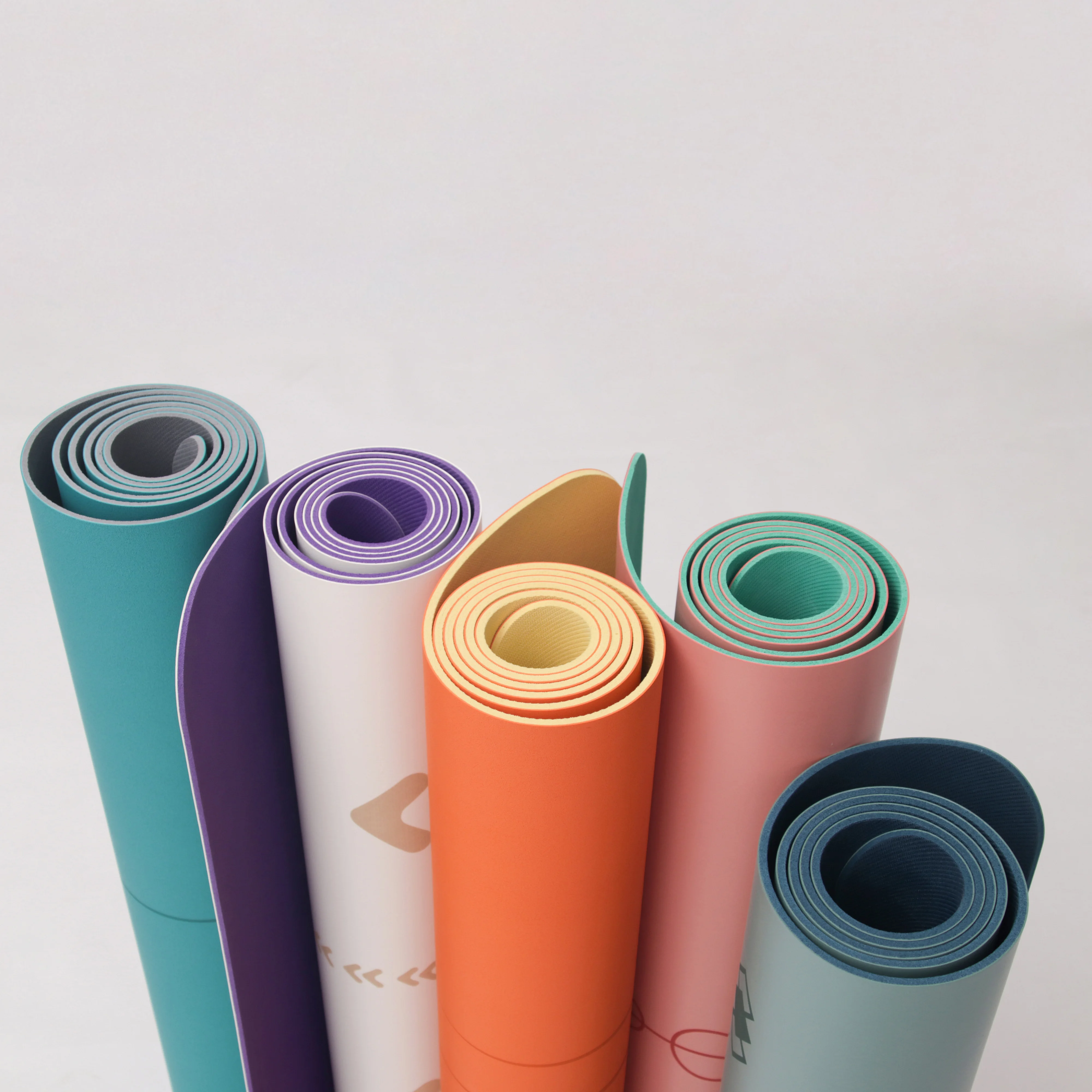 2022 new upgraded coconut fiber 4.5/5mm thick sticky pu yoga foldable travel mat natural rubber non slip yoga mat