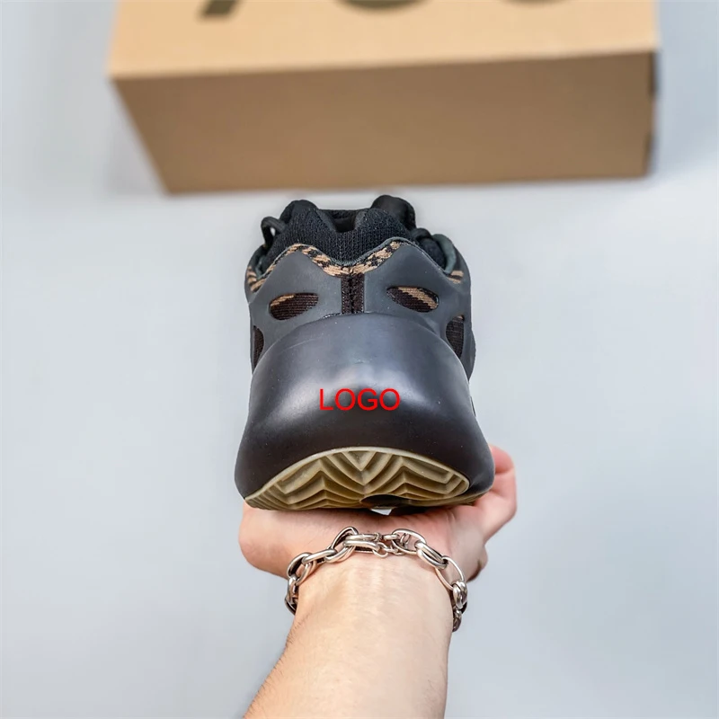 Original High Quality Men Popular Classic Luminous Daddy Shoes Couple Fashion Reflective Sneakers Original 700 V3