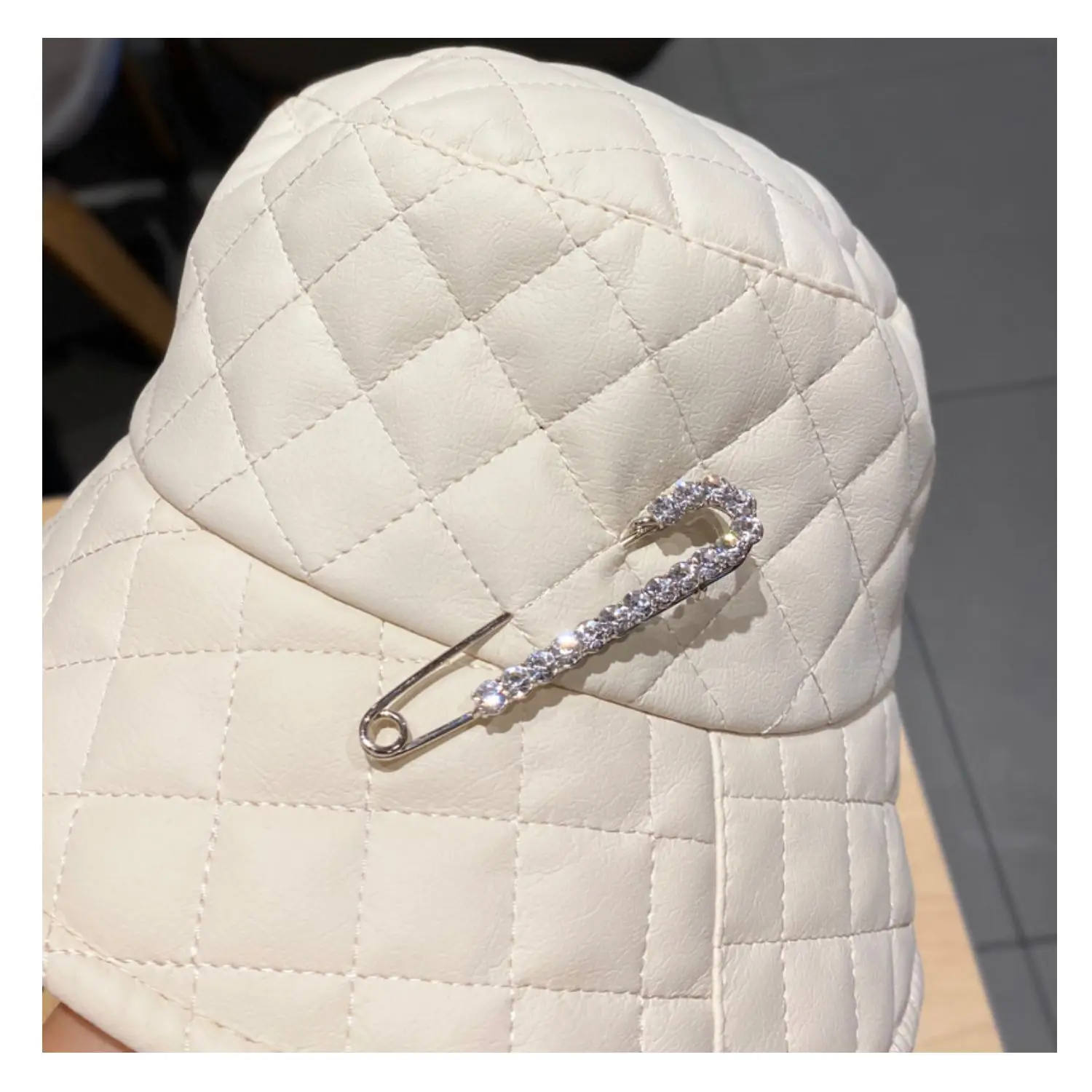 Оптовая продажа, модные мягкие шляпы для девушек, со стразами, украшенные булавкой в стиле панк, Панама, спортивные кепки