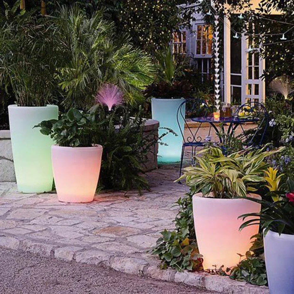 Outdoor Garden Patio Led Illuminate Flower Pot Balcony PE White Plastic LED Illuminated Rgb Color Changing Battery Planter Pot
