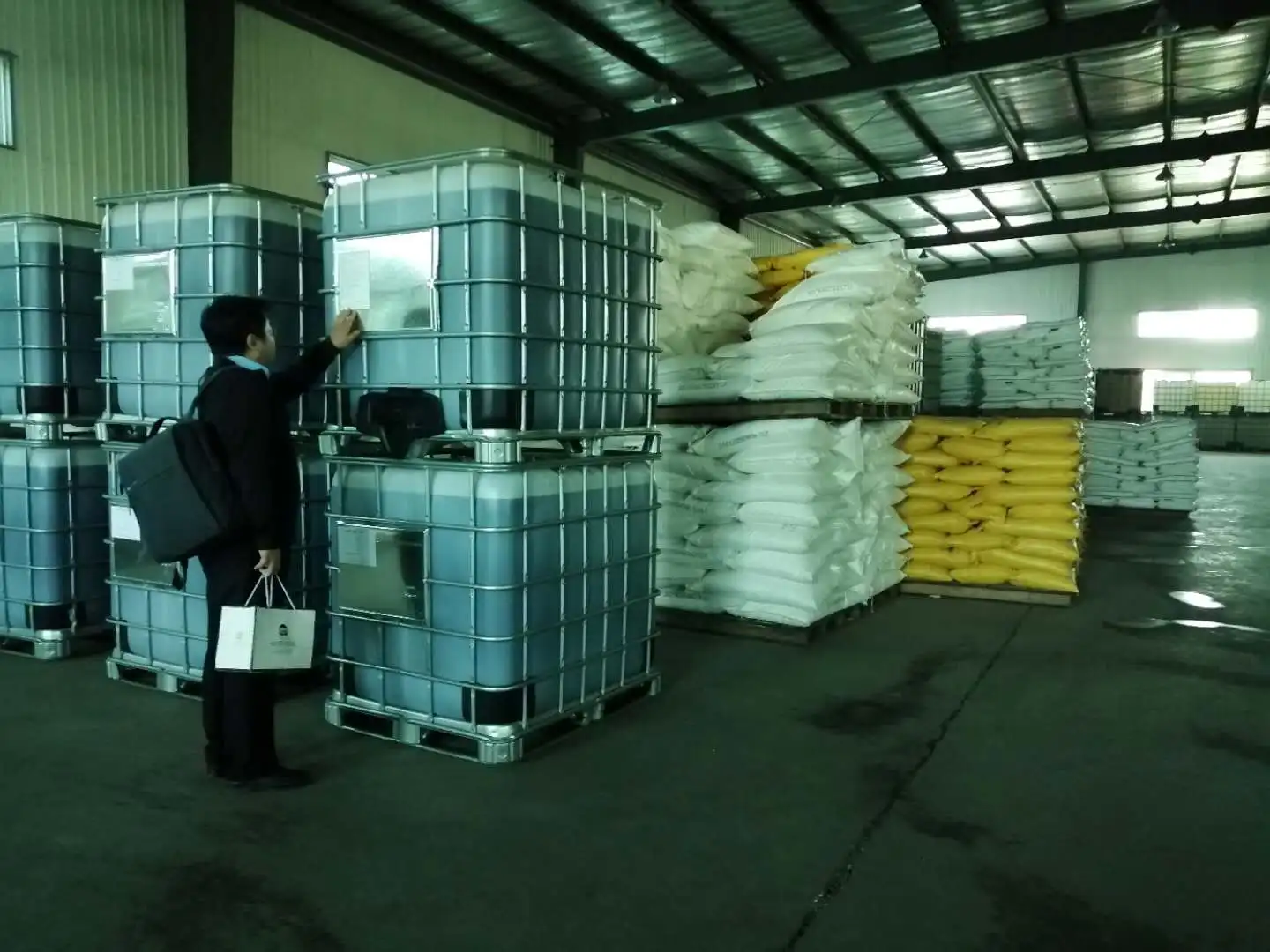 Heat resistant grade lactic acid as Electroless nickel plating complexing agent