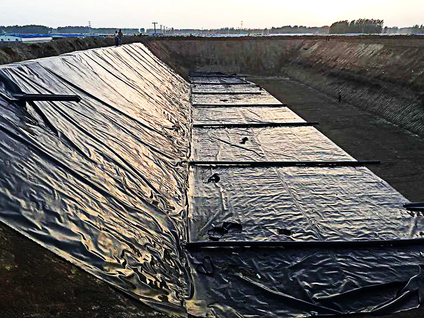 2.00mm Geomembrane High Quality HDPE LDPE EVA Waterproofing Geomembrane For Mining Meservoir Dam Fish Pond