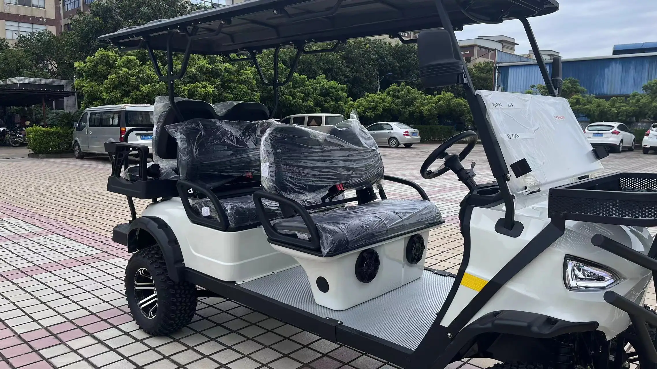 2023 New Design Golf Cart Vehicle Golf Carts Electric 6 Seater Sightseeing Bus & Car Golf Buggy Off Road Hunting Cart