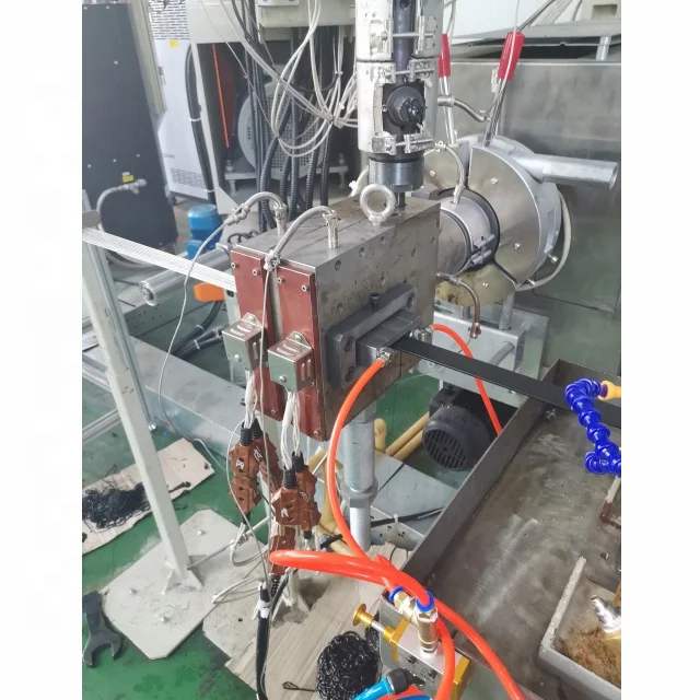 Flat cable extruder cross head for elevator cable submersible pump cables with inner heating