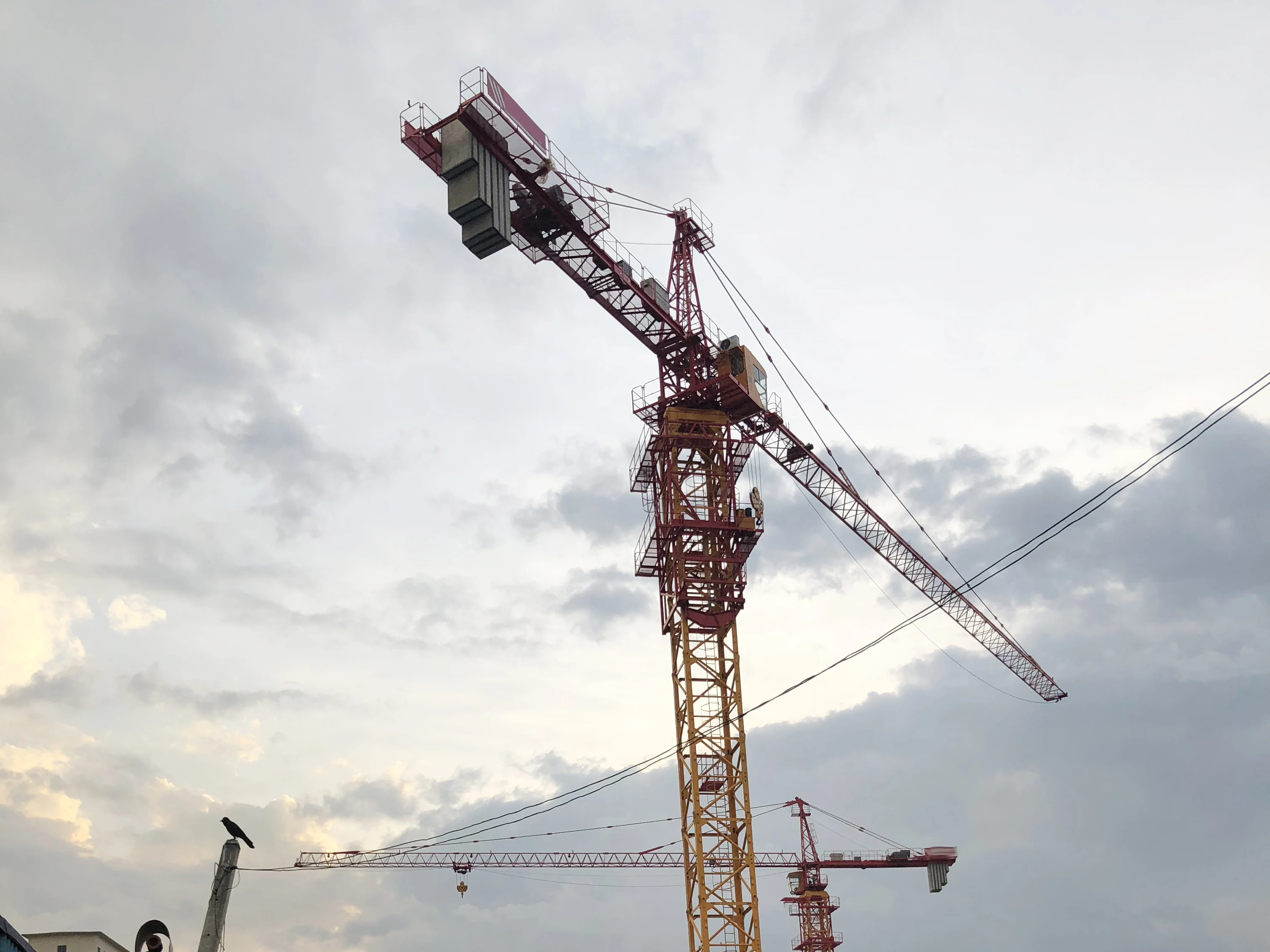 Запчасти для башенных кранов Fassi продажа машин и