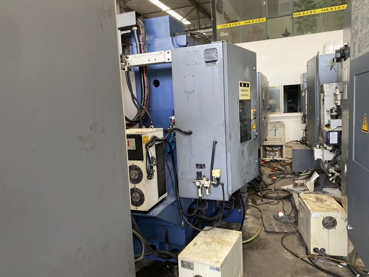  Секундной стрелки 3 оси YCM-MV86A 850 тайваньского бренда CNC Вертикальный центр