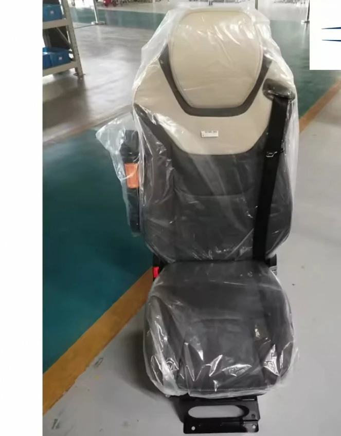 Truck Driver Seat For Sinotruk Howo T7 Semi Trailer Tractor Truck Cab Spare Parts High Floor Left Seat Assembly Wg1662519002