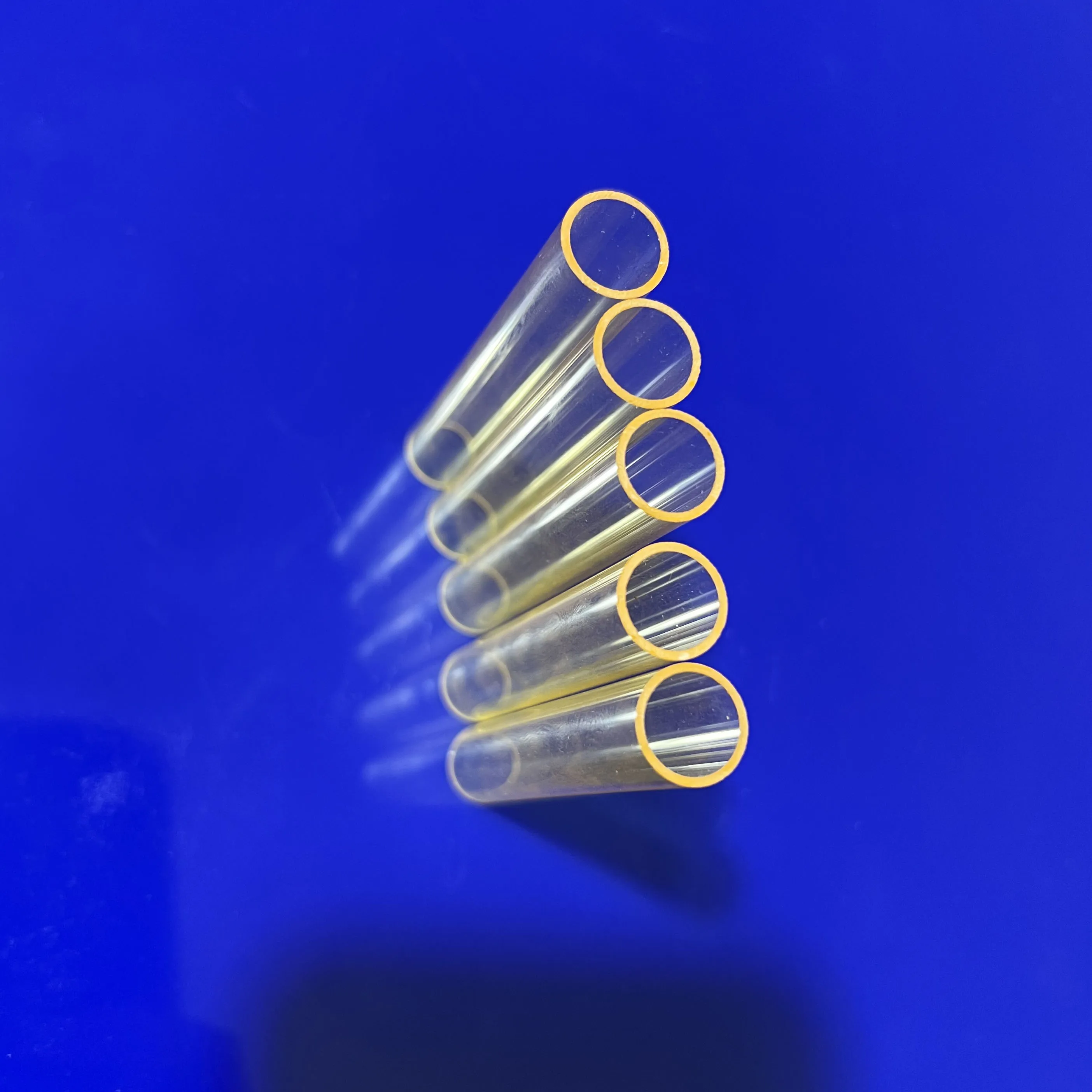 The factory supplies high-quality yellow quartz laser tubes, beauty medical instruments and laser glass tubes