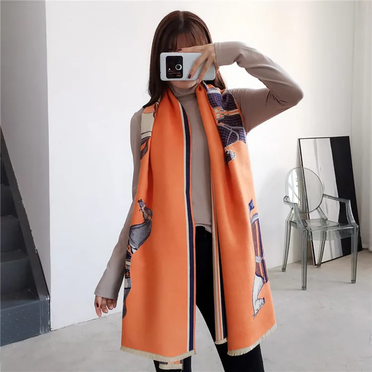 Женский зимний жаккардовый шарф