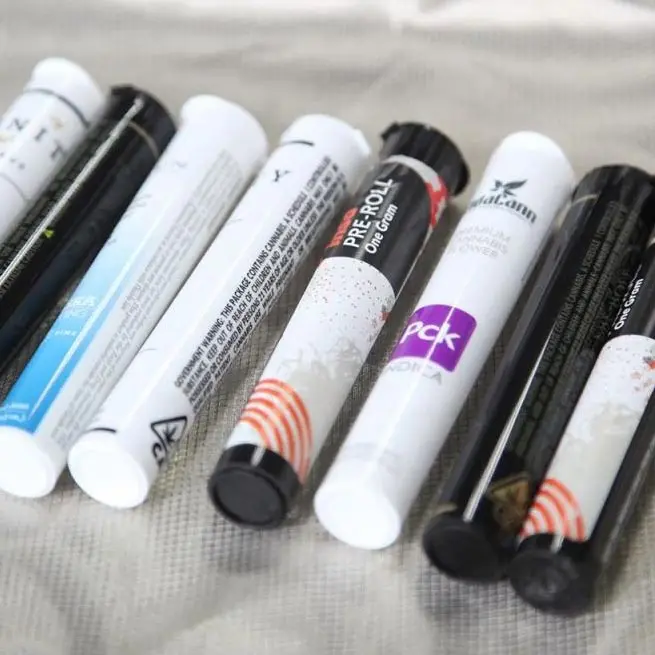 14ml 23ml Mini Slim Plastic Straight J Vials with Hinged Cap