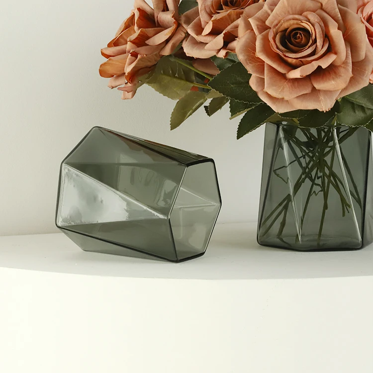 Unique Transparent Black Flower Glass Vase Hand Blown Borosilicate Glass Vase Custom Table Vase For Home Decor