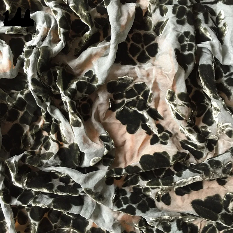 
Customized Woven Silk Viscose Blend Burnout Jacquard Velvet Silk Fabric 