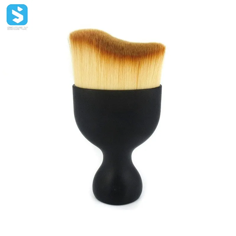 Щетка для чистки салона автомобиля