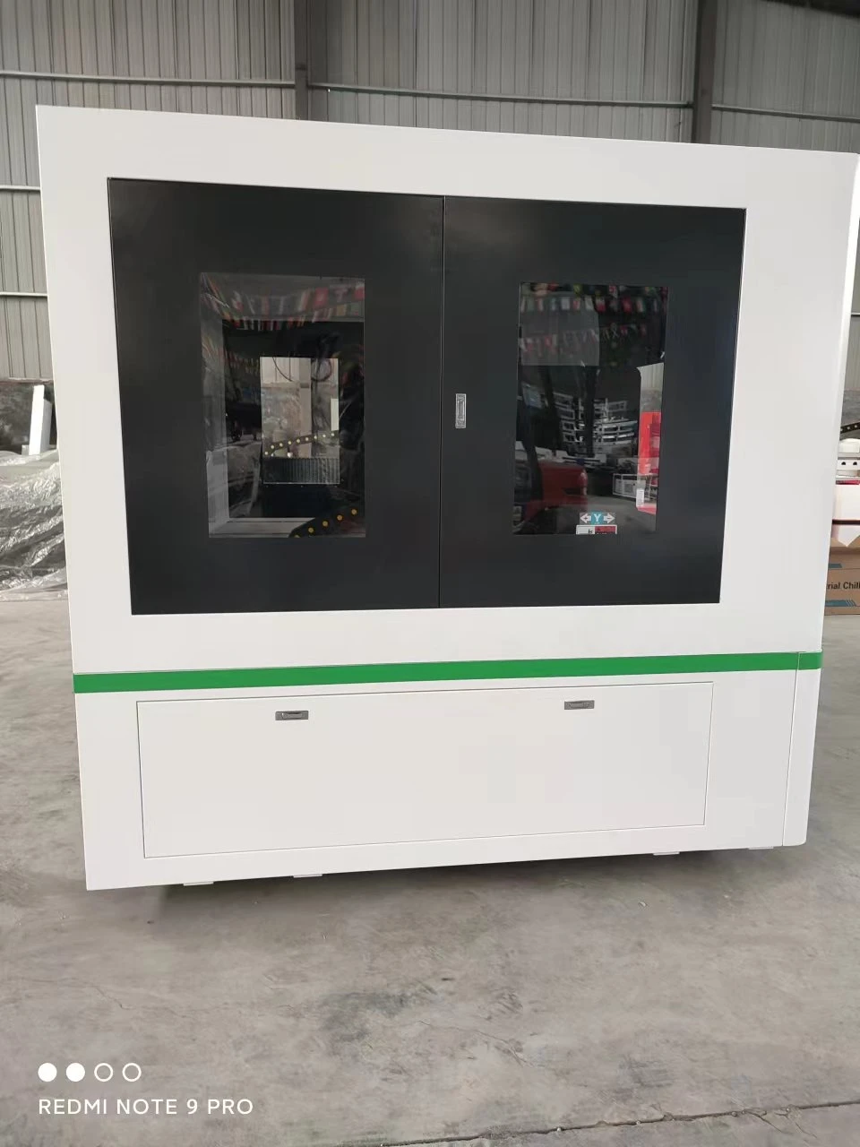 Yiq Tech 1000-3000W High-Fiber Laser Cutter Machine Automatic Metal Cutting with Raycus Laser Source Controller Reducer System