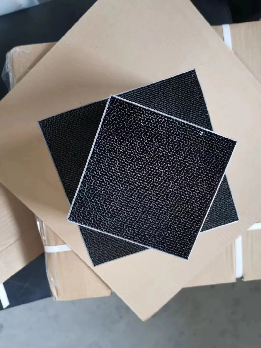 Metal industrial catalysts for exhaust gas purification and filtration