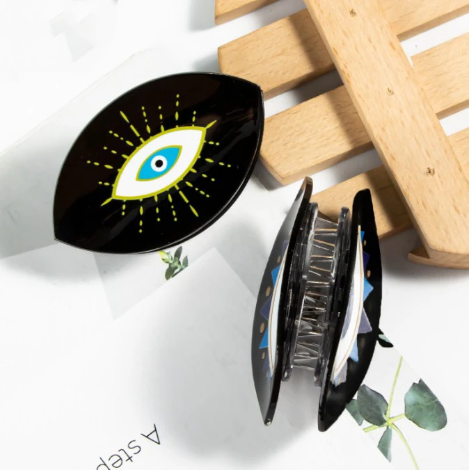 Stylish simple personality demon Eye hair claw