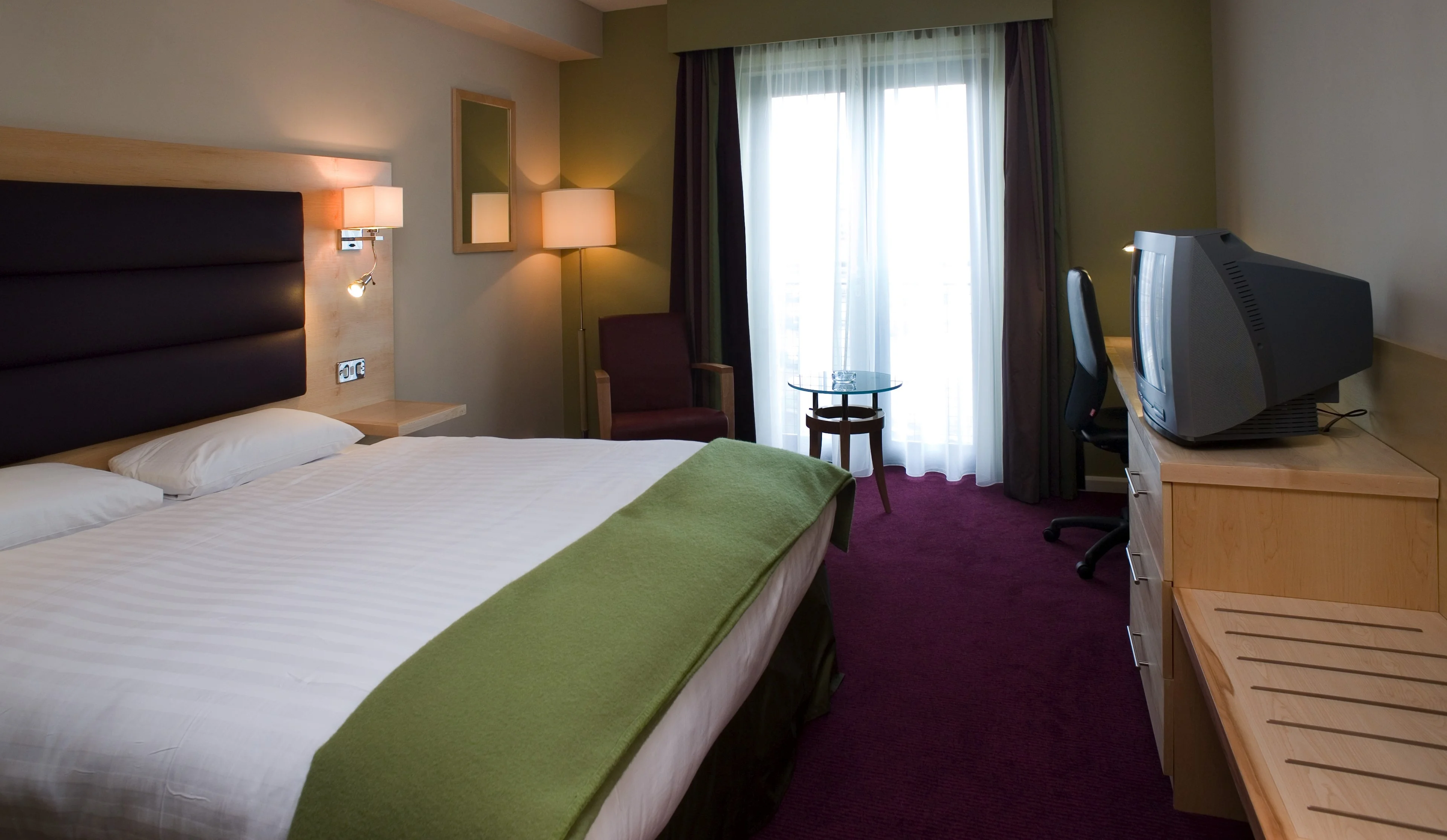 New Top Quality One Stop Solution Light Color Dubai  Fittingsure For Hotel Guest Room