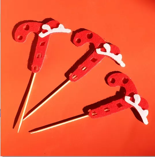 Wholesale Cheap red green Santa Elk Bells Gift Box Pine Snowman Hat Socks Cane Christmas Themed Felt Plug-In Cake Decoration