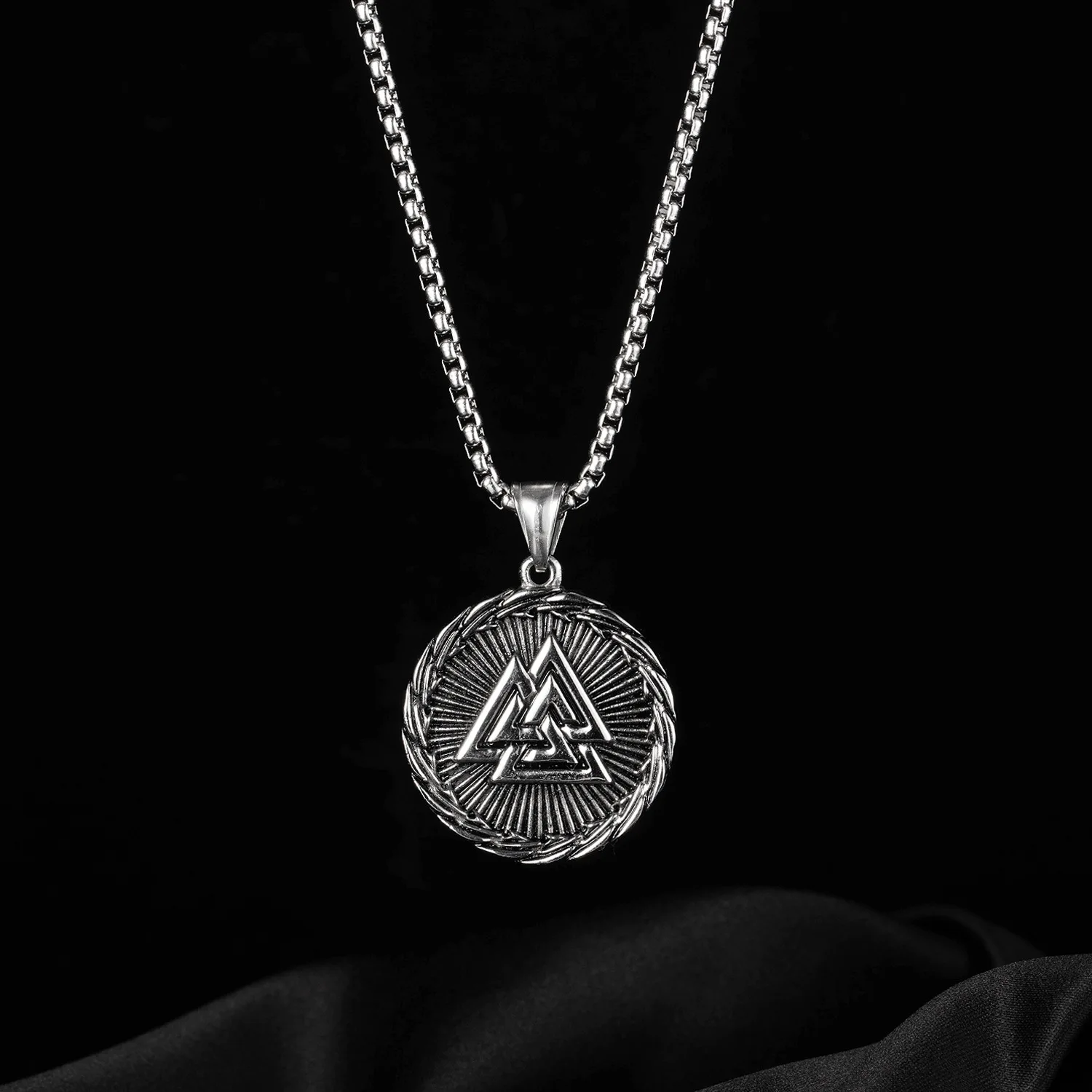 Custom Ancient Silver Amulet Norse Viking Vegvisir Retro Triangular Rune Pendant Necklace for Men