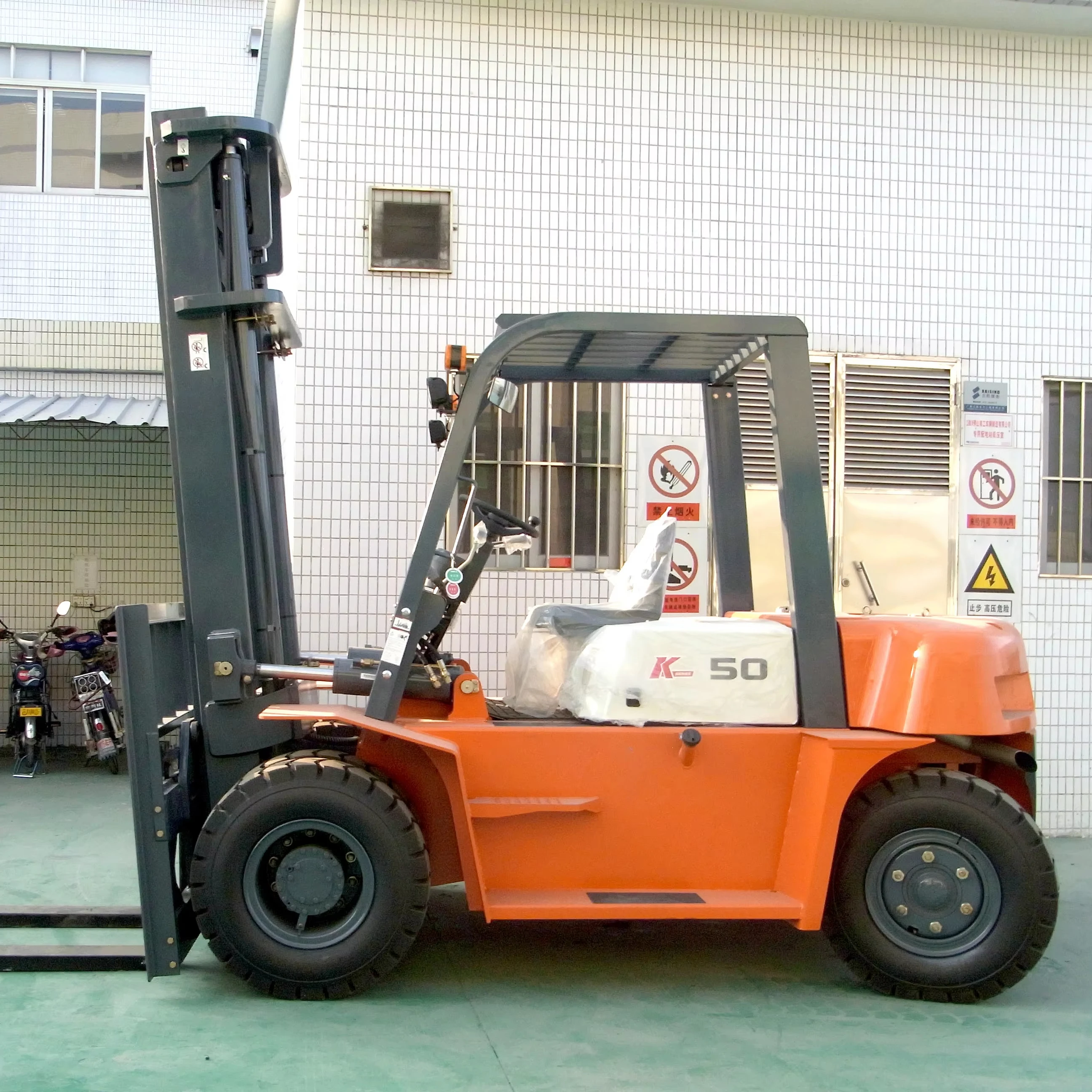 Chinese Famous Brand 5 Ton Diesel Forklift Truck CPCD50 with Factory Price for Sale