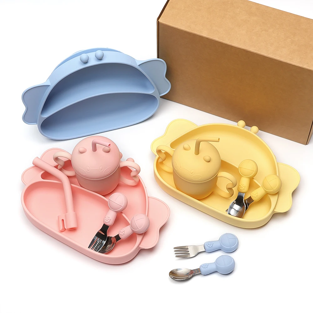 Wholesale Baby Gift Sets Logo Printed Tableware Bpa Free Baby Feeding Bib Spoon Suction Bowl Silicone Plate Set