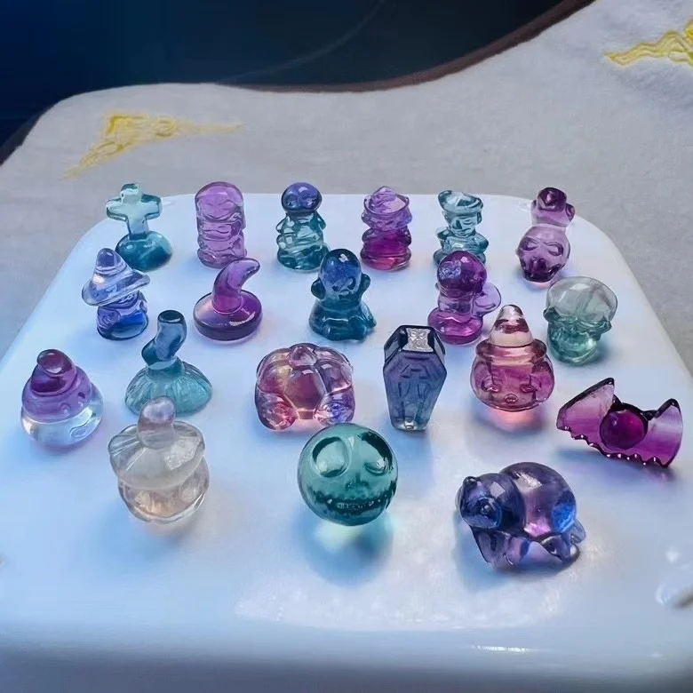 Wholesale Natural Crystal 2023 Halloween Fluorite Ghosts Skulls Small Crafts Holiday Decoration Gifts