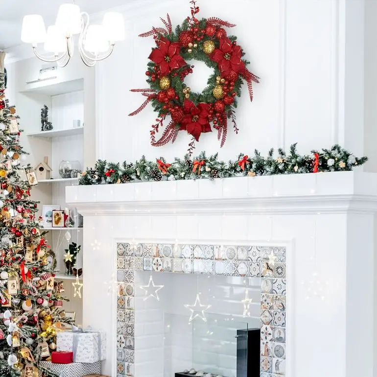 2025 New Arrival Unique Xmas Garlands Gold Balls Artificial Decorated Christmas Wreath Holiday Home Decor