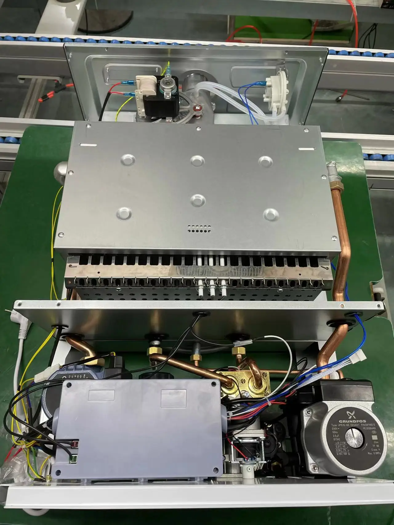 Duct Exhaust Type Pure Copper Heat Exchanger W Series Tankless Instant Gas Water Heater gas wall-hung boiler